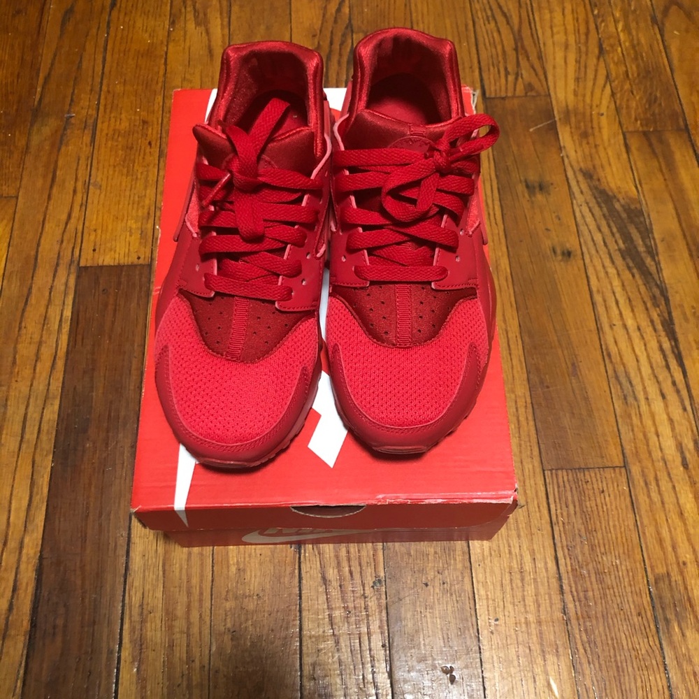 Red Nike huaraches